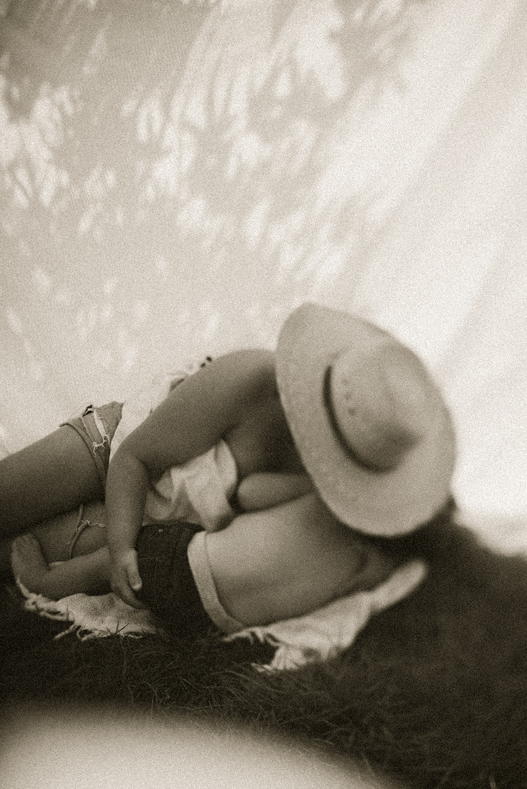 Séance maternité intimiste nature